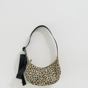 BAGGU: Honey Leopard Mini Crescent Bag🐆